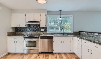 7582 SW CRESMOOR Dr, Beaverton, OR 97008