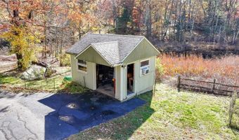 711 Black Plain Rd, North Smithfield, RI 02896