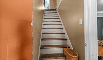 54 E Earle St, Cumberland, RI 02864