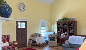 228 Zoarbella Dr, Baxley, GA 31513