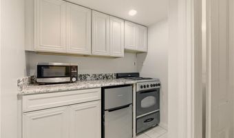 56 Bateman Ave 1, Newport, RI 02840