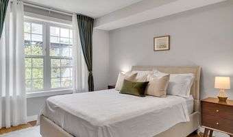 10 Everett 304, Boston, MA 02128