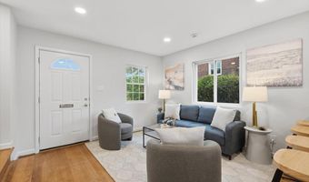 115 S IRIS St, Alexandria, VA 22304