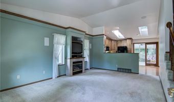 1108 Glades Dr, Altoona, WI 54720