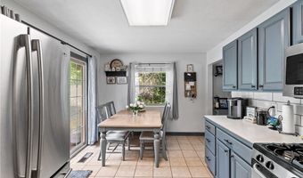 341 Abbyshire Rd, Akron, OH 44319