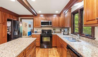 9 Candlewood Dr, Amherst, NH 03031