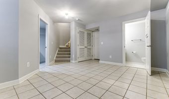 953 HARRISON Cir, Alexandria, VA 22304