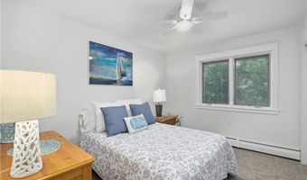 20 Roxbury Rd, Narragansett, RI 02882