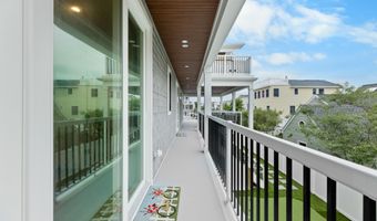 18 Mea Ln, Beach Haven, NJ 08008