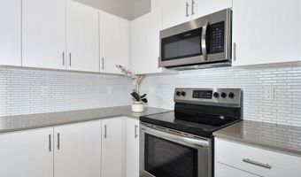 17181 SW SNOWDALE St 301, Beaverton, OR 97007
