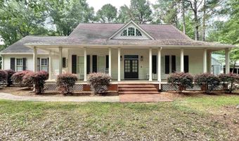 151 Mockingbird Ln, Atmore, AL 36502