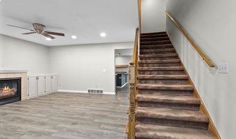 1023 W RIDGEVIEW Dr, Appleton, WI 54914