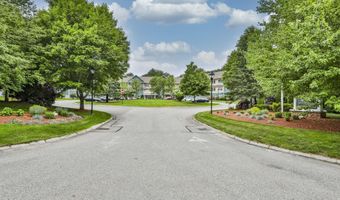 65 Hawthorne Dr 115, Bedford, NH 03110