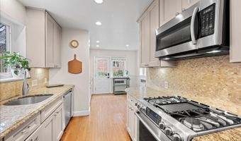 4820 LINNEAN Ave NW, Washington, DC 20008