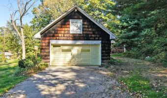 16 Mott Dr, Alloway, NJ 07462
