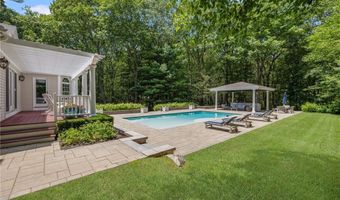 4 Brookfield Ct, East Greenwich, RI 02818