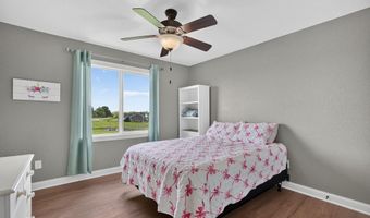 5215 Windrose Ln, Ames, IA 50014