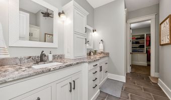 24913 Covenant Ln, Adel, IA 50003
