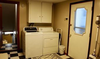 905 Pine St, Atlantic, IA 50022