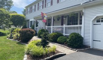 15 Royalwood Ct, Cheshire, CT 06410