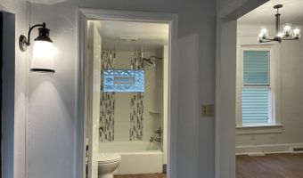 11 Walker St, Athens, OH 45701