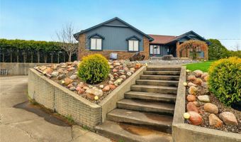5901 Gibbs Rd, Andover, OH 44003