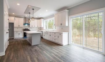 751 Leeward Ave, Beachwood, NJ 08722