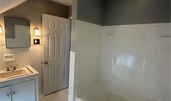 16 King St, North Providence, RI 02911