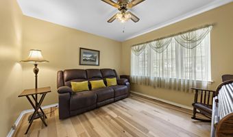 150 Idlebrook Ln, Aberdeen, NJ 07747