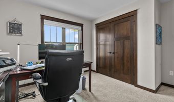 2712 W FALLEN OAK Dr, Appleton, WI 54913