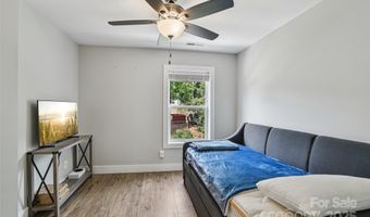 8 Apple Ln, Asheville, NC 28804