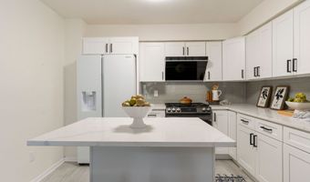 65 Peddlars Dr 65, Branford, CT 06405