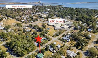 130 14th St, Apalachicola, FL 32320
