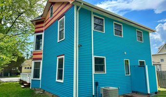 19 CENTER St, Barnegat, NJ 08005