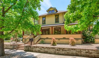 586 B St, Ashland, OR 97520