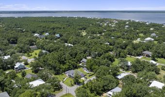 233 Leonhard Ave, Bay St. Louis, MS 39520
