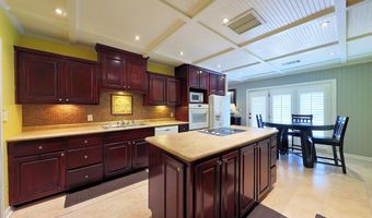910 Pine St, Bainbridge, GA 39819