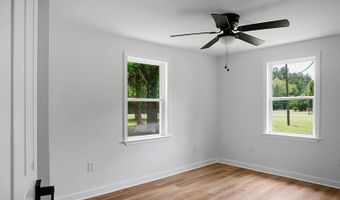 1393 Harristown Rd, Bonneau, SC 29431