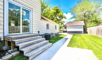805 NE 1st Ave, Aberdeen, SD 57401