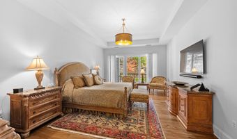 8111 RIVER Rd 116, Bethesda, MD 20817