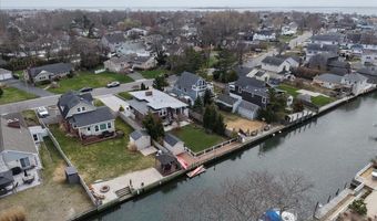 17 Central Ave, Amityville, NY 11701