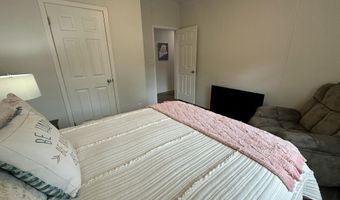 25 Park Ln, Arundel, ME 04046