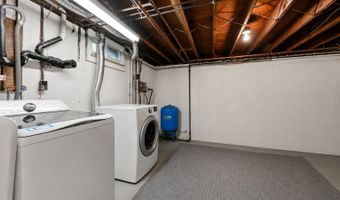 3 S Meadow Dr, Danbury, CT 06811