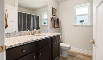 6285 Emerald Lk Dr, Biloxi, MS 39532