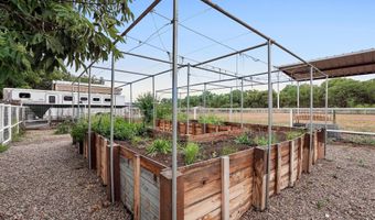 325 Braught Ln, Bosque Farms, NM 87068