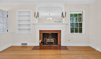 6 Loudon Pkwy, Albany, NY 12211