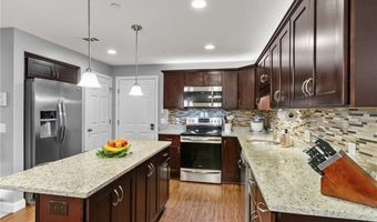 40 Saw Mill Dr 203, North Kingstown, RI 02852