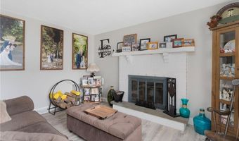 5 Versailles St, Cranston, RI 02920