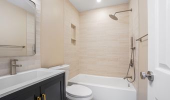 7602 WESTLAKE Ter 19, Bethesda, MD 20817