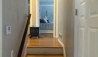 200 Brookwood Rd, Warwick, RI 02889